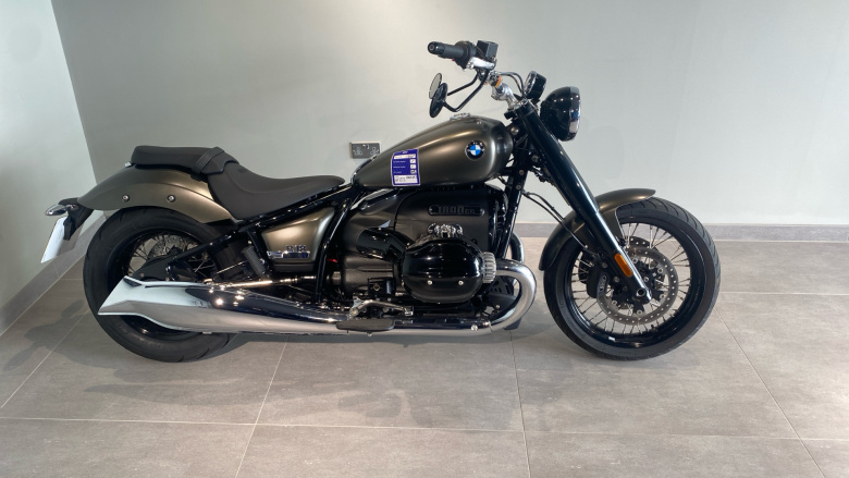 BMW R18 First Edition